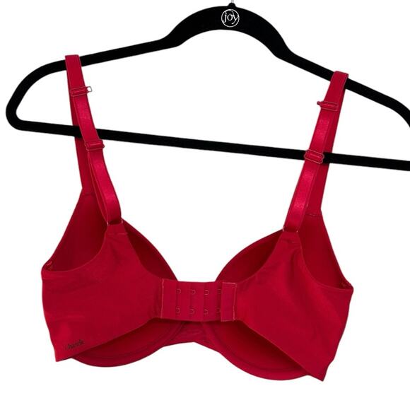 Chantelle Basic Invisible Smooth Support T-Shirt Bra in Red - Size 30 DDDD - Picture 2 of 5